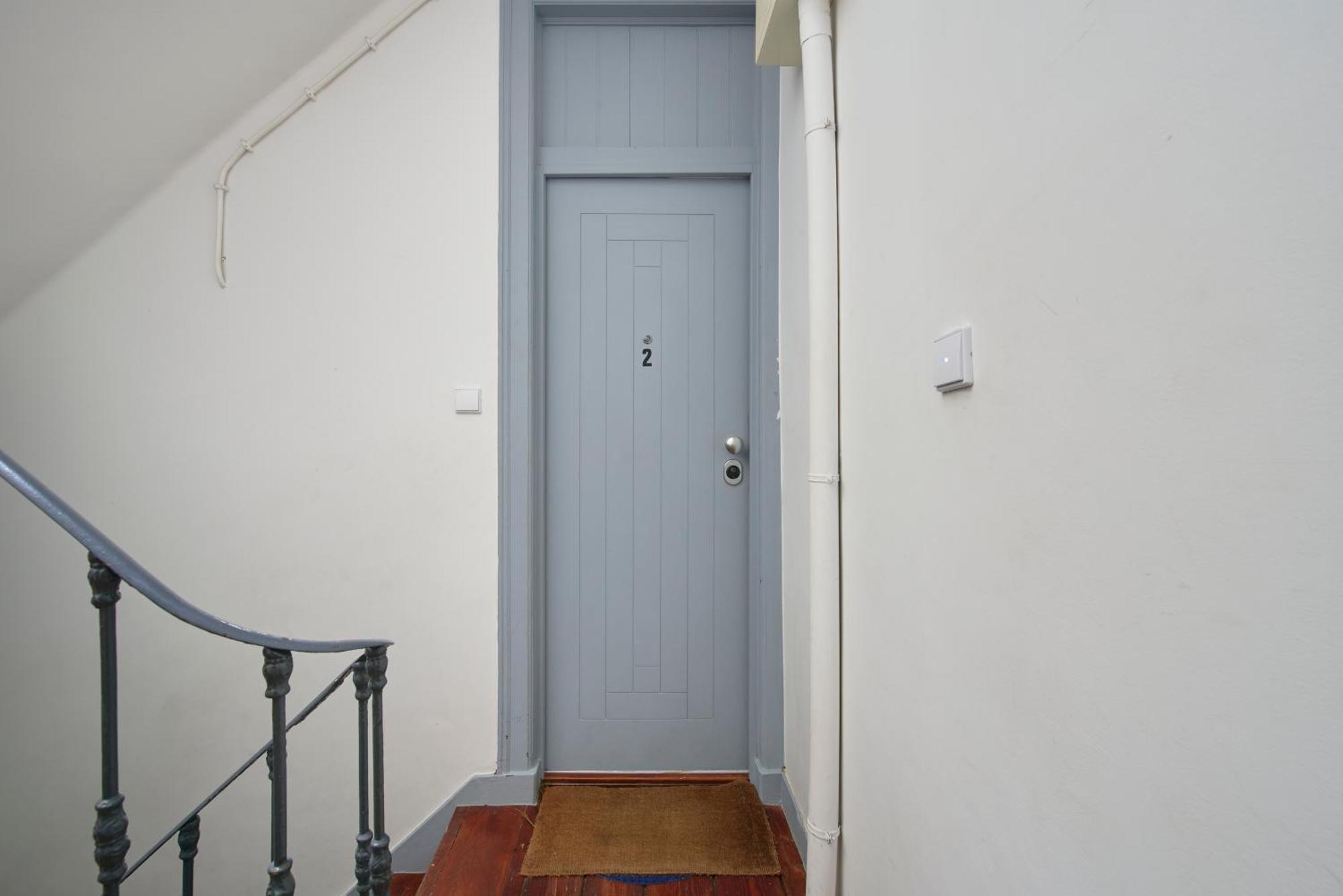 New 3 Bedroom Flat With River On Sight @alameda