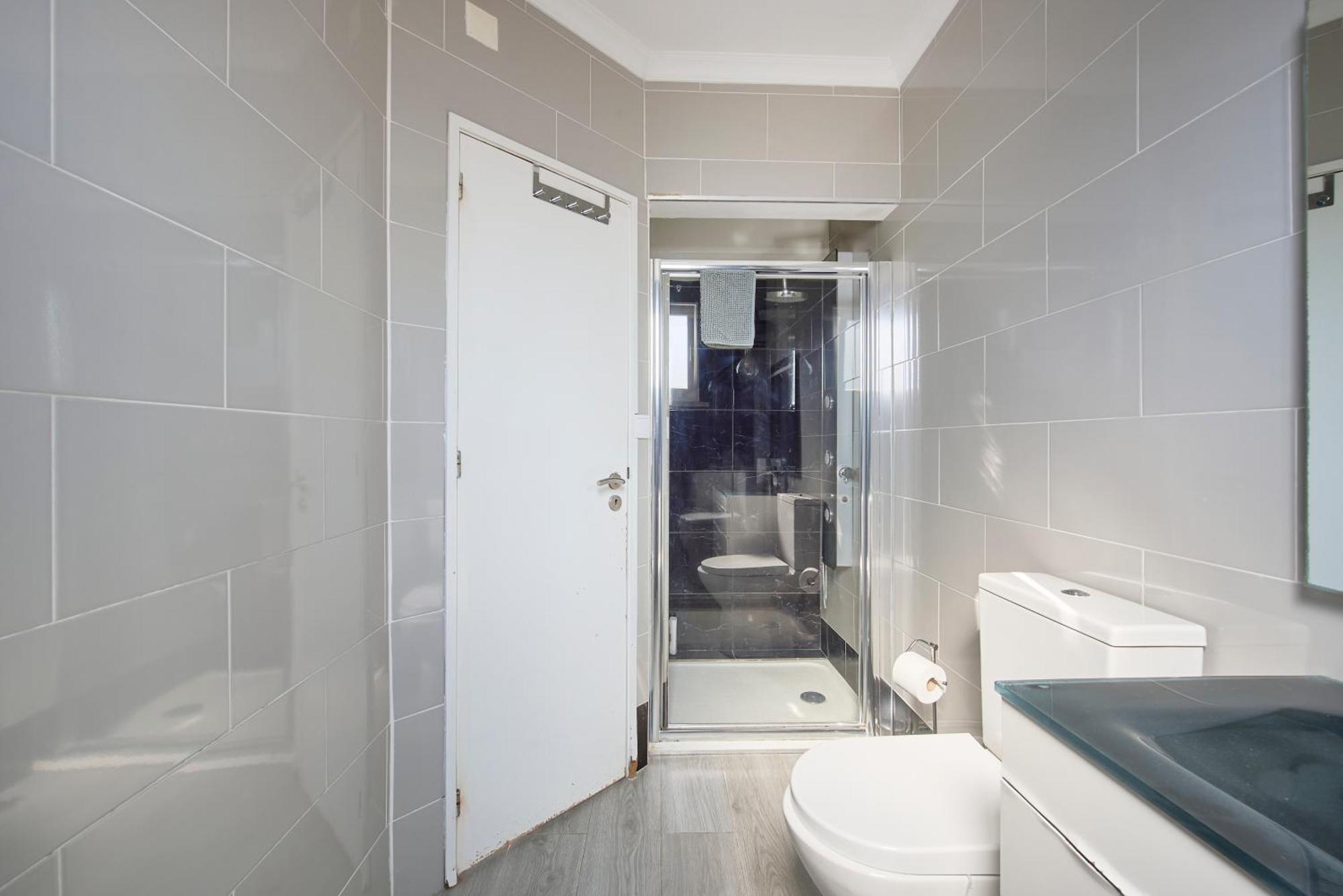 New 3 Bedroom Flat With River On Sight @alameda * Lisbon