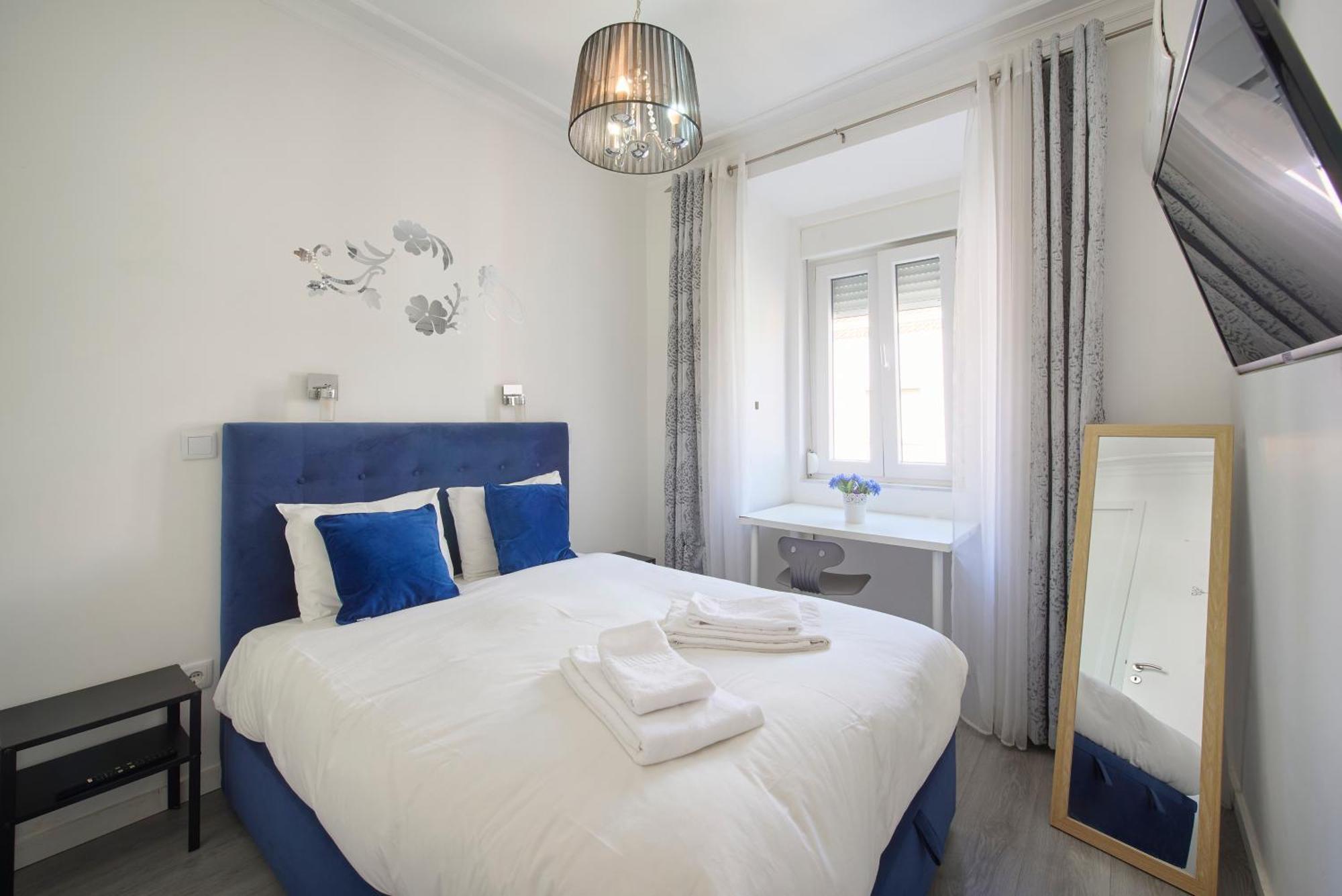Apartment New 3 Bedroom Flat With River On Sight @alameda Lisbon