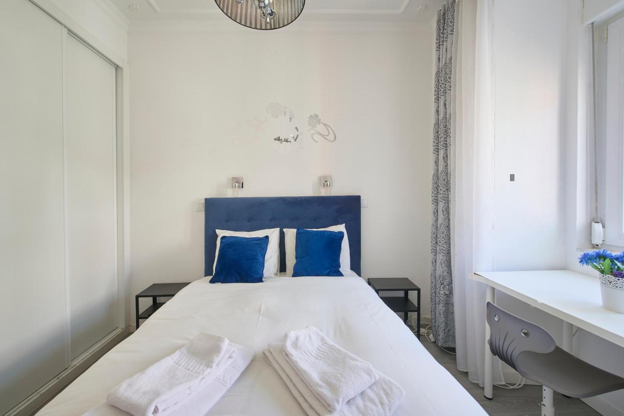New 3 Bedroom Flat With River On Sight @alameda